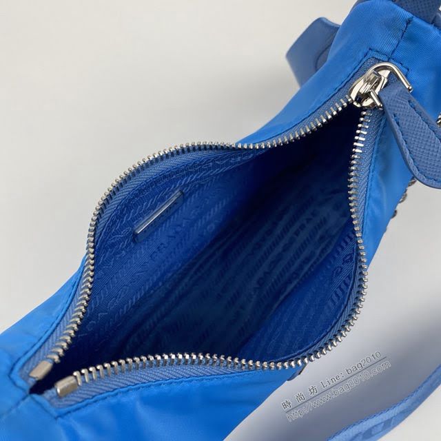 prada女包 普拉達專櫃新款斜挎包 1BH204 Prada新款nylon Hobo手拎包 腋下包  pyd2219